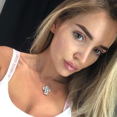 GwenSmi65110732's profile picture. Create a life that doesn't need a vacation
👔|Entrepreneur
👗🪡|Fashion designer
🌎|Travelers
💡|Dreams become reality