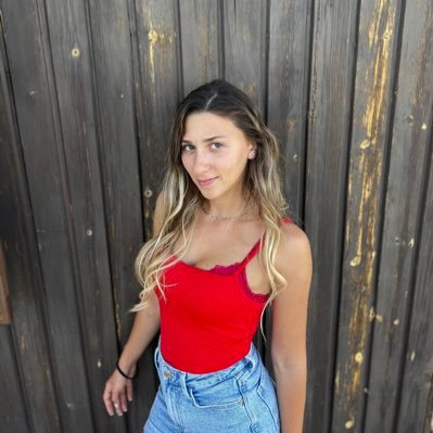 ValeriaIan4's profile picture. Employed accountant.