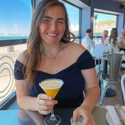 Trainee Solicitor ā
Rugby Player at Warrington Wolves šŗ