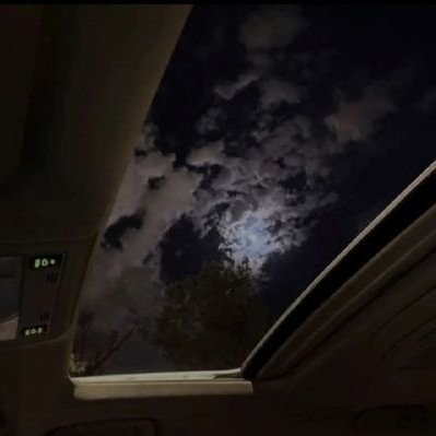 ليس كل ما اكتبہ ، اعيشہ وَ لكن هناك نصوص كانہَا مَعزوفات يَرفض عقليَ ان يتجاهلہَا..♥!”