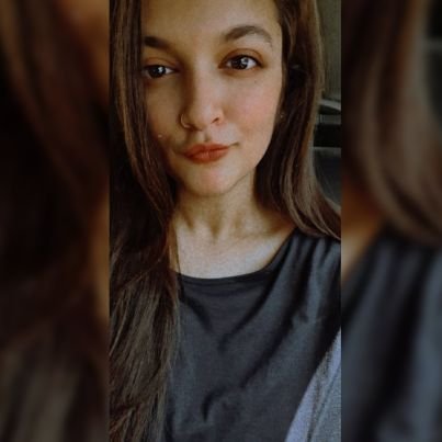 उर्दू सी है वो...
उल्टा ही चलती है🥀
snap: _thekarmic4
insta: _thekarmic
