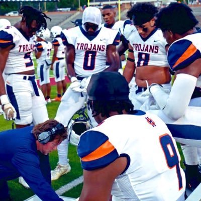 #0✍🏾Charles Henderson HS🧡💙2023 6’1 190 OLB/MLB🏈 email: scottml05@icloud.com phone 317-902-0865 https://t.co/WagmWsd5I6