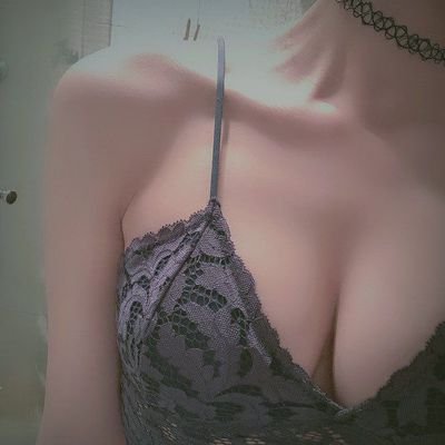 iu19111's profile picture. 哈尔滨，98，研究生在读，有小🚪过滤口嗨，过门槛可➕v，🉑线下，不常在推，想要过门槛的可直接点，不太喜欢闲聊，门槛只为过滤口嗨白嫖