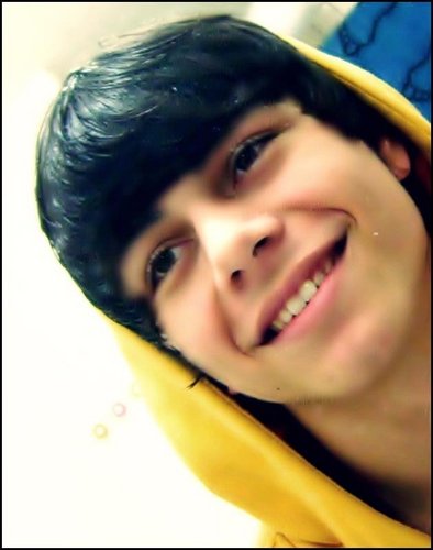 O meu amor por você, é maior que tudo.. Since: 03.09.11, seguido e oficializado no mesmo dia @quinhodelarosa..♥
http://t.co/cwNslhCZcM