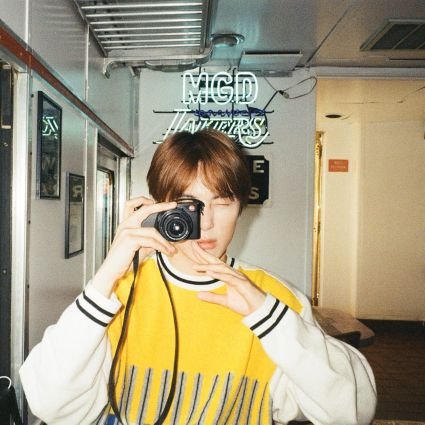 고래야 헤엄하던 대로 계속 헤엄했으면 좋겠어 🐋💚