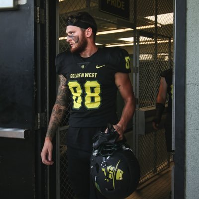 jtroxl22's profile picture. UCI Throws #jucoproduct https://t.co/zJGMvSSIxk