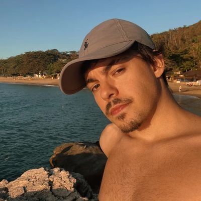 𝑙𝑖𝑏𝑒𝑟𝑢𝑚 𝘩𝑜𝑚𝑖𝑛𝑖𝑠 𝑚𝑎𝑥𝑖𝑚𝑎𝑒 𝑑𝑖𝑣𝑖𝑡𝑖𝑎𝑒