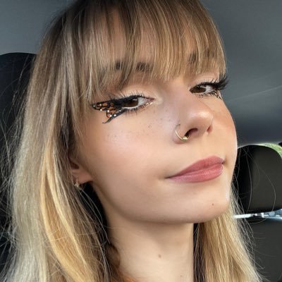 rosesinsoho Profile Picture