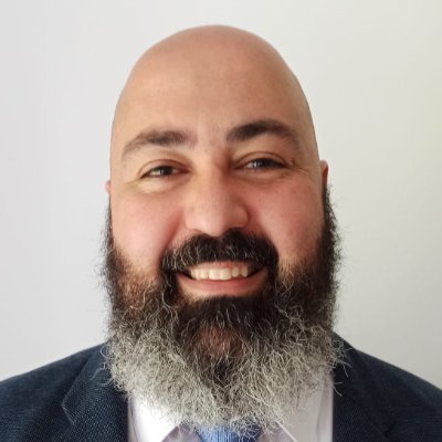 Computer engineer, PhD in education, professor-researcher at TecnoCampus UPF. Enjoying so much teache artists how to code.