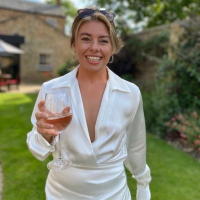 BecKnight's profile picture. Music fan, animal lover. Give me gin & tonic.
