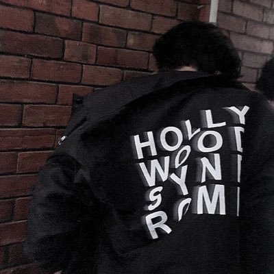 mayvenustaurus's profile picture. idk what planet i am on