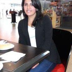 Guatemalteca, profesional en el area financiera y comercio exterior. Amo a los animales, leer, jugar voley y estar con mi familia