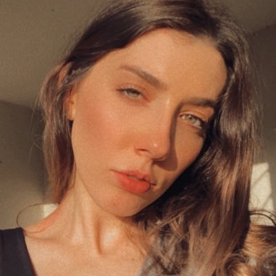 EloooMiiller's profile picture. 🤦🏻‍♀️