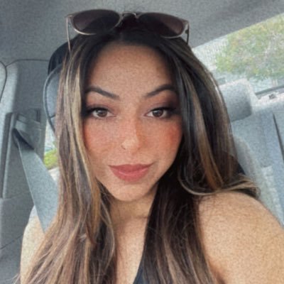 monse1025's profile picture. 24 🌻 Sassy since birth ✨