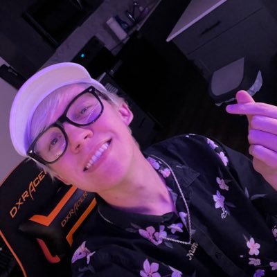 DFW chien-pao guy, king of content, former MnM/IaB/SW/USW/Red Line TO/Comms, epic gamer, 5 star chef, master artist & anime rap god https://t.co/oxew7ANGwK