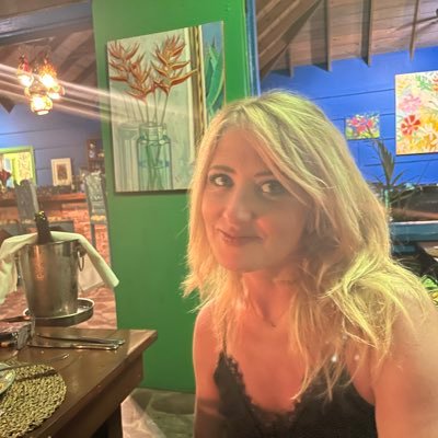 Batesbakescakes's profile picture. very indoorsy