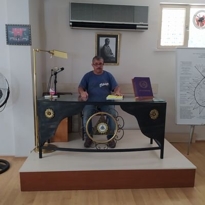 Amele eğitimi lisans yaptı yüreğini sevgisini samimiyet ile gerçek adaletli olan insanlar Hamal olaraktan insanlığa hizmet ile hükümlü yurtta sulh cihanda sulh.