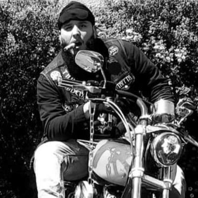 LIBERTARIAN🇺🇸🇵🇷🔥,Freedom minded 🗽, Harley Davidson,  NYG, Conscious🌎,  TR ⚫⚪ ◆💀◆