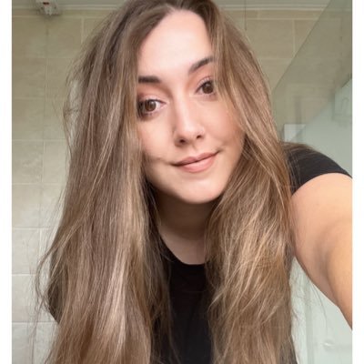 lindsmunro's profile picture. 30, psych grad, lover of potatoes, tequila and @greggconnor 💖