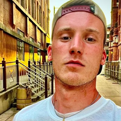 Maik • 26 • 🇳🇱 • 📍Venray • Floormanager Entertainment • Food & drinks • Friends & family • Music & Media • 🏳️‍🌈