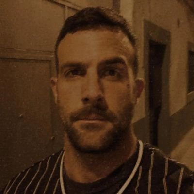 Periodista. Salía en @ElTestarazoTW y me cambiaron por Mancuer. Y eso que yo soy un poco bastante más culé.