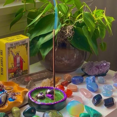 FrostieeeeM's profile picture. 