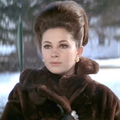 Official Twitter of Barbara Parkins of Valley of the Dolls & Peyton Place. Run by Jacob Underwood & Andy Zambella with input & some tweets from Barbara herself.