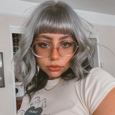 ffancyflowers's profile picture. dramatic + emo