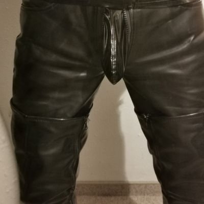 I'm a guy from Europe and like TS, Trannies, Shemale, CD's... 
I just want to meet special girls like you 
I'm also addicted in latex and leather.
only 🔞
