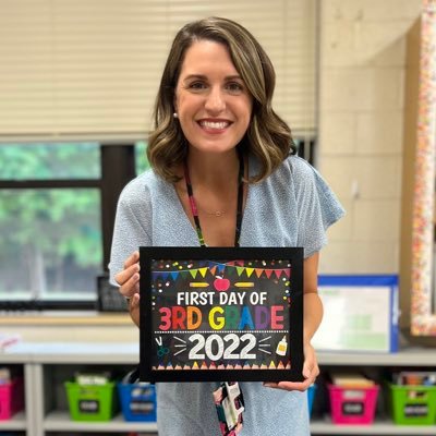 MrsMcGurl's profile picture. Third grade teacher! 😄📚✏️