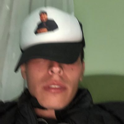 Amante del buen vino, admirador de mis padres y Rafa Nadal, Ing del humor, allnighter, No me destruyas más.