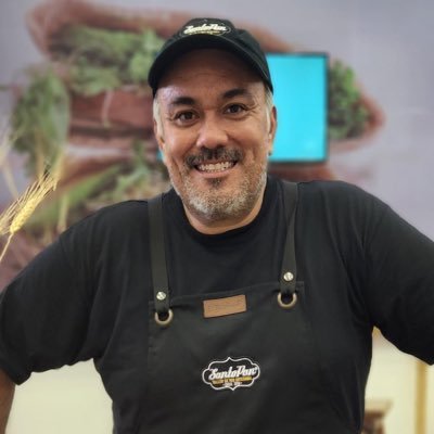 Lic. en Turismo - IPN, Panadero por pasión, Empresario, Ex Presidente de CANIRAC Durango, Presidente del Conservatorio de la Cultura Gastronomica Dgo.