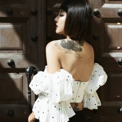 My name is Lulu! I like skiing, swimming, surfing, traveling, food, golf and shopping