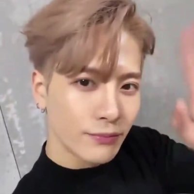 eyes on you 180715 🇦🇷 | keep spinning 190716 🇨🇱 #王嘉薾:we respect all, but we fear none. ♡ for #got7 ♡ 🧸🍓