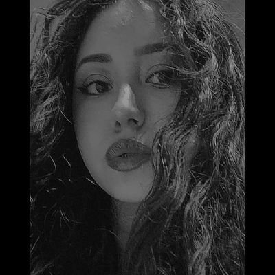 No se ni que estoy haciendo aquí,pero any way se supone que aquí va una frase mamadora así que :The way you treat yourself is the standard you set for other.