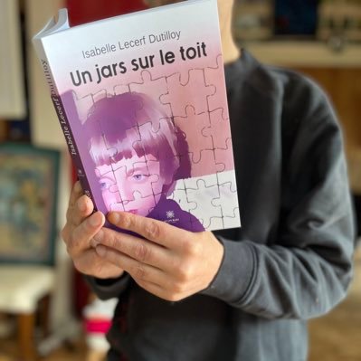 pianiste concertiste , éditrice livres audio jeunesse ,  auteure d’un livre sur la «  différence » les «  hors normes » le titre : « un jars sur le toit »
