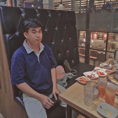 𝘙𝘦𝘤𝘰𝘷𝘦𝘳𝘪𝘯𝘨 𝘪𝘤𝘦 𝘤𝘳𝘦𝘢𝘮 𝘢𝘥𝘥𝘪𝘤𝘵. 🍦