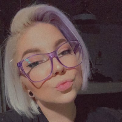 ReneWright89's profile picture. Mom. 👧🏼👦🏼👧🏻 Wife. 💍Art Buff. 🎨 Movie &Music Critic. 🎬🎧 Bubba. 💜 Bisexual. 🏳️‍🌈 Licensed Hair Artist. ✂️ Medicated for trauma &etc. 💊