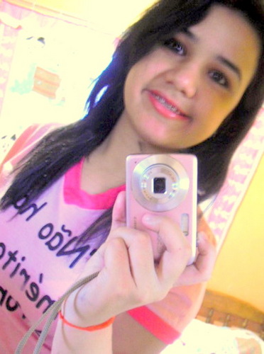 14 anos, Canceriana, Flamenguista, Discreta, Gosto de fazer amizades, muito amiga, conselheira !