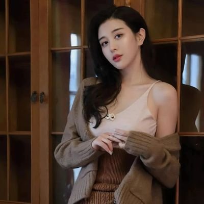 lennysolarskij1's profile picture. There is no value in life except what you choose to place upon it and no happiness in any place except what you bring to it yourself