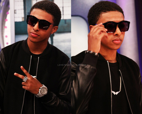 We are the most loyal fanbase in history :) Diggy said it himself.And us Jetsetters will ALWAYS be by his side. #DiggyTakeOver. UA in stores NOW!