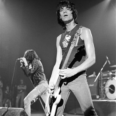 ardityahrlmbng's profile picture. yo!bon
saya lahir di jakarta bokap Sleman,Yogyakarta dan nyokap negri tenga tenga,Maluku bermarga MARUAPEY.