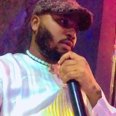 I’m hypeman I make people to laugh for a living 😊🗣🎤🎤 call me for any invent party skit honestly I’m good as white money 💴🤩 we move fam