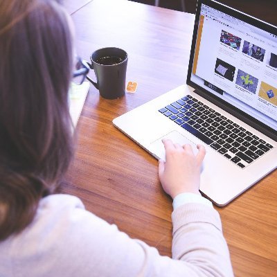 Actuellement en formation de développeur web chez OpenClassRooms, je suis ici pour faire de la veille technologique et l'échange de bonne pratiques.