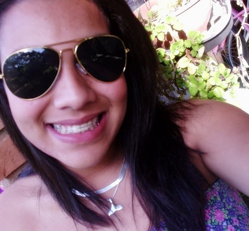 quem se descreve se limita!