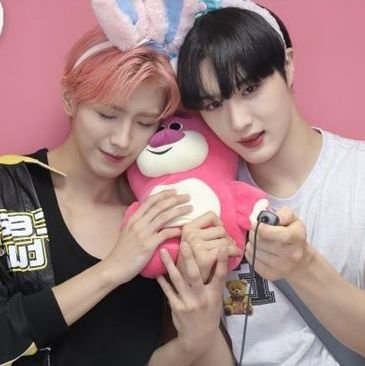 Dear_hyunreal's profile picture. 