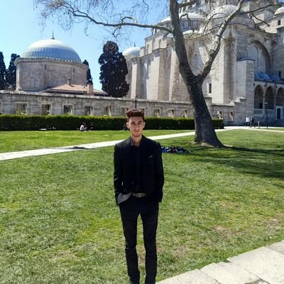 anwarkherrour's profile picture. nori