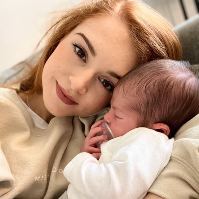 BeckyCraft's profile picture. ✌☀️️