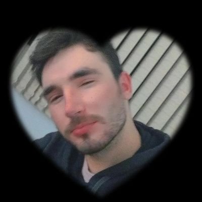 ari3l_r's profile picture. apenas um sabão na estante