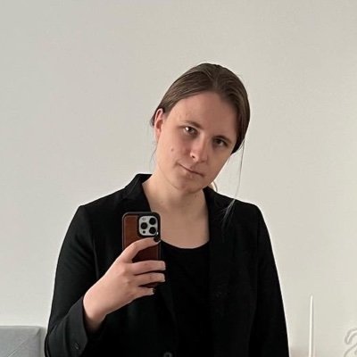 MiauTech's profile picture. tech profile | 🏳️‍⚧️ main @MiauPub | minors DNI 🔞| mastodon: @mia@troet.cafe